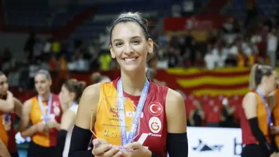 Alexia Carutasu kimdir, nereli, kaç yaşında, boyu, kilosu, sevgilisi var mı? Hangi takımda forma giyiyor?