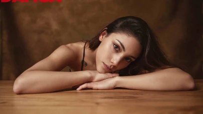 Uzak Şehir dizisi Zerrin Albora Kimdir: Kaç Yaşında, Aslen Nerelidir? Detaylar!