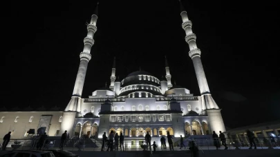 2025 Dini Günler Takvimi Belli Oldu!   Üç Aylar Ne Zaman Başlıyor?