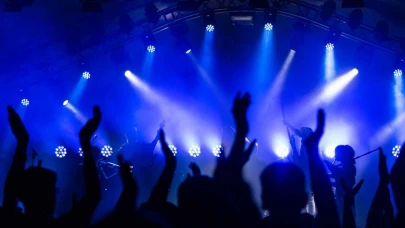 31 Aralık İzmir Konser Ücretsiz Nerede? İzmir Kültürpark Konser Ücretli mi? Saat Kaçta Başlıyor?