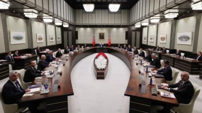 Cumhurbaşkanı Erdoğan’ın Başkanlığındaki Kabine, Suriye ve Ekonomi Konularını Görüşüyor!