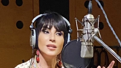 Ayşegül Aldinç unutulmaz eserle tarihe geçmeye hazırlanıyor