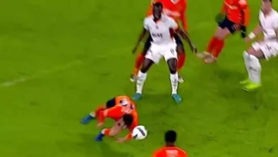 Galatasaray-Başakşehir Maçında Penaltı Tartışması! Hakem Kararı Tartışma Yarattı