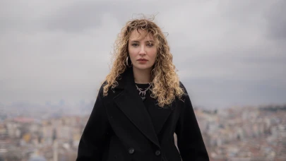 Irmak Arıcı'nın Kendi Bestelediği 'İlaç' Adlı Yeni Şarkısı Yayında