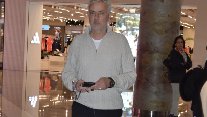 Mourinho, alışverişte hayranlarıyla buluştu şıklığıyla göz kamaştırdı