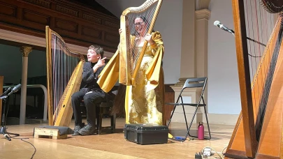 Türk arp sanatçısı Zeynep Öykü unutulmaz performans sergiledi