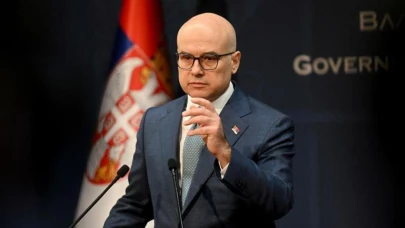 Sırbistan'da Siyasi Kriz: Novi Sad Tren Kazası Sonrası Sırbistan Başbakanı Milos Vucevic İstifa Etti!