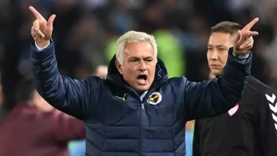 Fenerbahçe'de Mourinho nerede, ceza mı aldı, neden cezalı durumda?