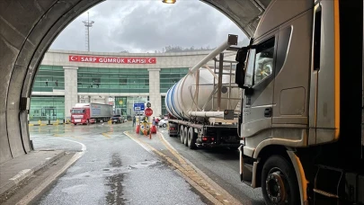 Suriye'de Vergi Artışı Ticaretin Durmasına Neden Oldu! Sınırda 3 Bin 250 TIR Bekliyor