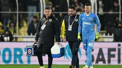Fenerbahçe'de Livakovic Sakat mı, Neden Yok? Adana Demirspor Maçında Kadroda mı?