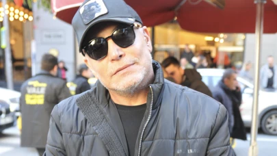 Şarkıcı Cenk Eren'den ilginç sözler: ''Aşık olunca hemen evlenmek zorunda mıyız?''