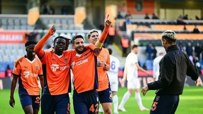 Başakşehir, Rizespor'u 2-0 Yendi! Kritik Puanlar Ev Sahibinin Oldu!