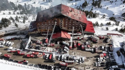 Yangında yakınlarını kaybedenleri arayıp dalga geçtiler