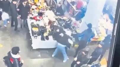 Ünlü İtalyan Şef Andrea Minguzzi'nin Oğlu Kadıköy Bit Pazarında Saldırıya Uğradı! Saldırının Sebebi Pes Dedirtti