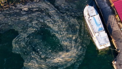 Marmara Denizi'ndeki müsilaj turizmi tehdit ediyor