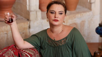 Sandık Kokusu Gülnaz Kimdir, Gerçek Adı, Aslen Nereli, Ne İş Yapıyor, Evli Mi, Hayatı ve Kariyeri! Detaylar!