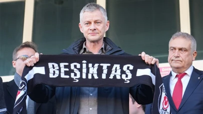 Beşiktaş’ın Yeni Hocası Solskjaer Yardımcısıyla Geldi! Norveçli İkili Taraftarları Heyecanlandırdı!