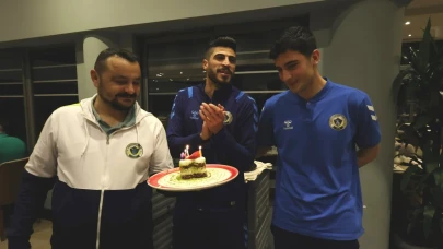 Kahraman Polis Fethi Sekin’in Oğlu Burak’a Antalya Kampında Sürpriz Kutlama!