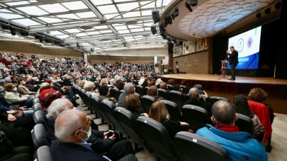 İzmir'de 60 Yaş Üstü Vatandaşlara Üniversite Eğitimi Verilecek! 3. Yaş Projesi Nedir, Hangi Eğitimler Verilecek?