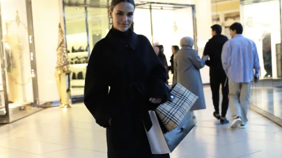 Ünlü Oyuncu Özgü Kaya, göz kamaştıran güzelliğiyle alışverişte