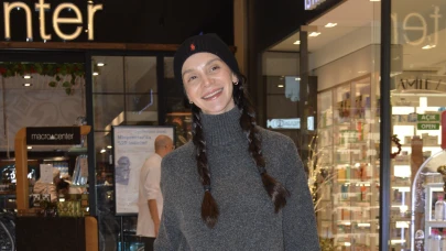 Hepsi Grubu eski üyesi Cemre Kemer, kızıyla neşeli alışverişte