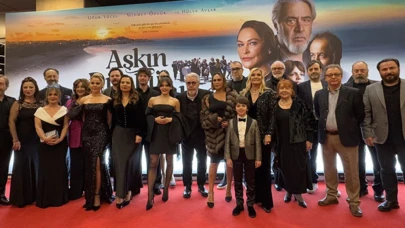 Aşkın Dünkü Çocukları Ne Anlatıyor? Filmi Vizyona Girdi! Hülya Avşar ve Uğur Yücel’den Büyük Buluşma!