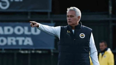 Mourinho'dan Yıldız Futbolcuya Tepki: Fenerbahçe’nin Talisca Umudu Sona Mı Eriyor?