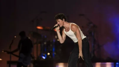 Shawn Mendes New York’ta Cuma Namazında Görüntülendi! Bu Sözleri Hayranlarını Şaşırttı!