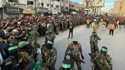 İsrail Ve Hamas Arasında Ateşkes Anlaşması Uygulama Aşamasına Geçiyor: Gazze'deki Kadın Esirlerin Kızılhaç'a Nakli Başladı!