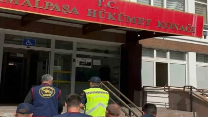 13 Yıl kaçtı, Kemalpaşa’da yakalandı: Firarinin üzerinden sahte kimlik çıktı!