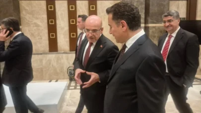 Cumhurbaşkanlığı resepsiyonunda Şimşek–Babacan teması