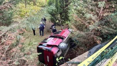 Kontrolden çıkan araç ev bahçesine uçtu!