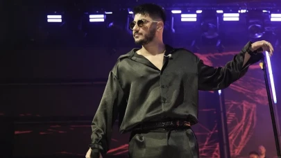 Semicenk Harbiye konserinde duyguları şarkılara döktü