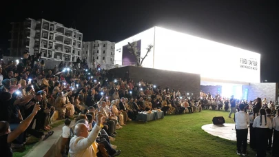 Sarıçam'da yeşilçam akşamları başladı: Nostalji Ferdi Tayfur'la geri döndü