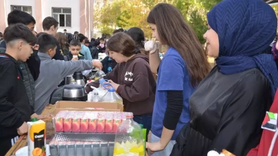 Minik kalpler birleşti: Öğrenciler Gazze için harekete geçti