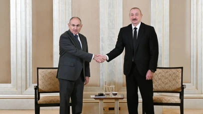Azerbaycan Cumhurbaşkanı Aliyev, Ermenistan Başbakanı Paşinyan Kopenhag’da bir araya geldi