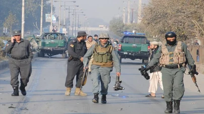 Pakistan’da sığınak baskını: 7 militan öldü!