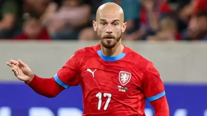 Beşiktaşlı Cerny sinirlerine hakim olamadı! Röportajı yarıda bıraktı