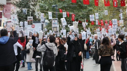 Kocaeli'de gelenek bozulmadı, kitaplar yine ağaçlarda açtı!