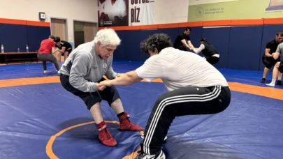 55 Yaşında ve pes etmiyor: Altın madalya için mindere dönüyor!