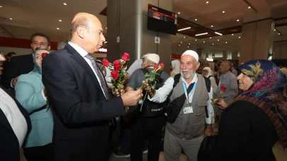 Gaziantep Büyükşehir Belediyesi’nin ilk umre kafilesi yurda döndü