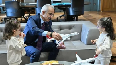 Gökyüzüne hayran minik kalpler: Erva ve Zümra’nın uçak hayali gerçek oldu