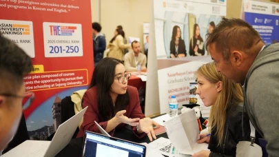 Binlerce öğrenci Akare Yurt Dışı Eğitim Fuarları’nda hayallerine yaklaştı