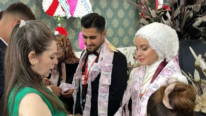 Antalya’da alışılmadık takı töreni: Damat gözyaşlarını tutamadı!