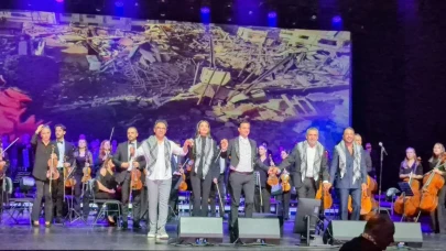 Mahzuni Şerif ezgileriyle 7. Halk Müzikleri Festivali AKM’de başladı