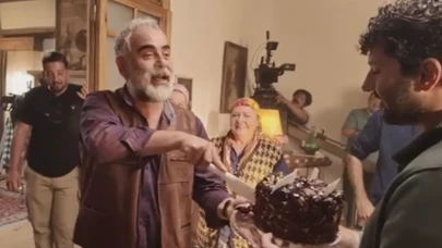 'Tam bir Cumhuriyet çocuğuyum' dedi: Yurdaer Okur'un 29 Ekim sürprizi nefes kesti