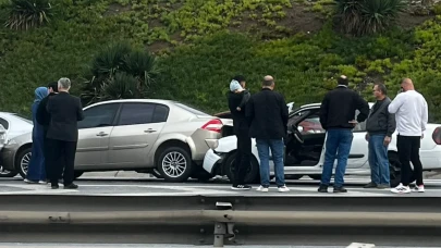 Metris-Esenler yolunda kaza: Trafik aksadı!