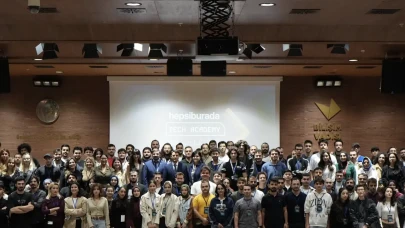 Hepsiburada Tech Academy'den mezun olan gençler teknoloji dünyasına adım attı