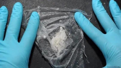 Rahleye gizlenmiş 7 kilo 350 gram metamfetamin ele geçirildi