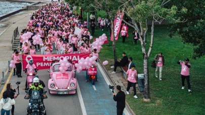 Caddebostan’da binlerce adım meme kanseri farkındalığı için atıldı